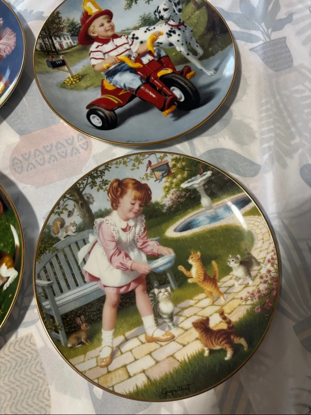 Vintage-Style Children Illustration Decorative Wall Plate - Multi-Color